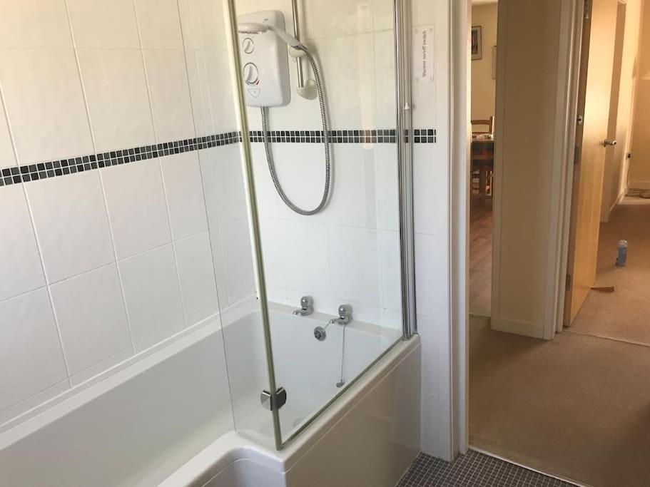 Great Offer 2 Bed Tenby Flat Free Parking المظهر الخارجي الصورة