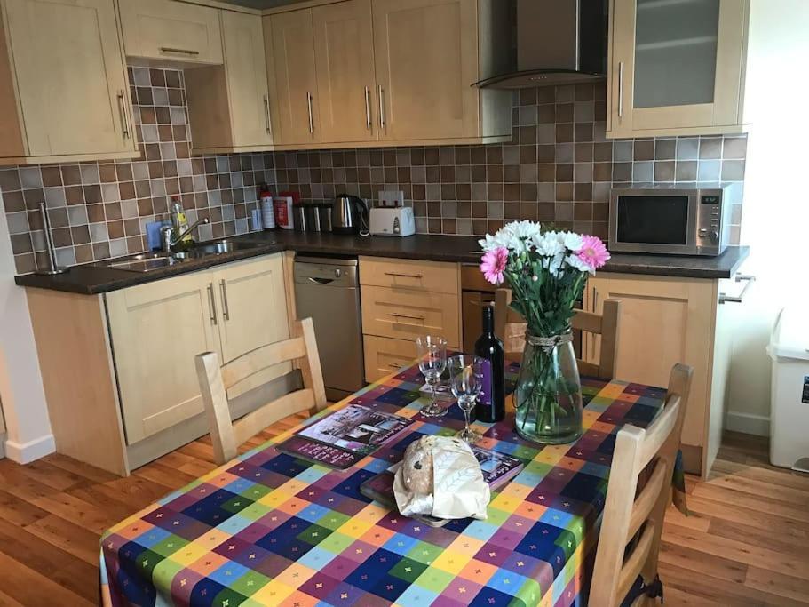 Great Offer 2 Bed Tenby Flat Free Parking المظهر الخارجي الصورة