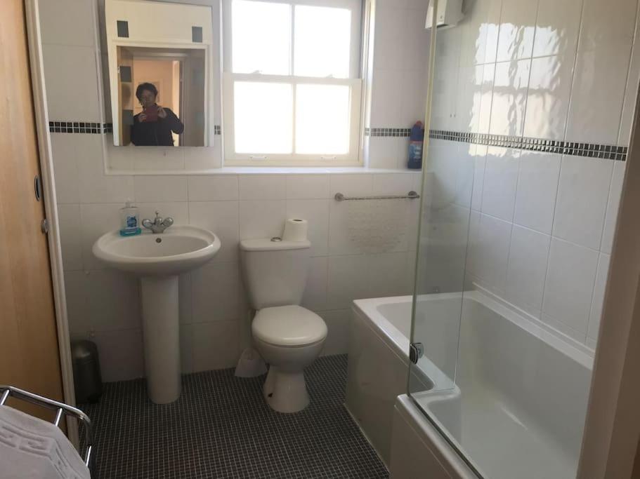 Great Offer 2 Bed Tenby Flat Free Parking المظهر الخارجي الصورة
